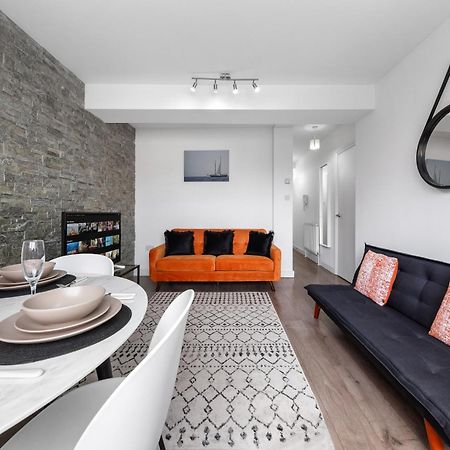Central London Two Bedroom Serviced Apartment - Nine Elms Luxury Stay - Vauxhall & Westminster Exterior photo