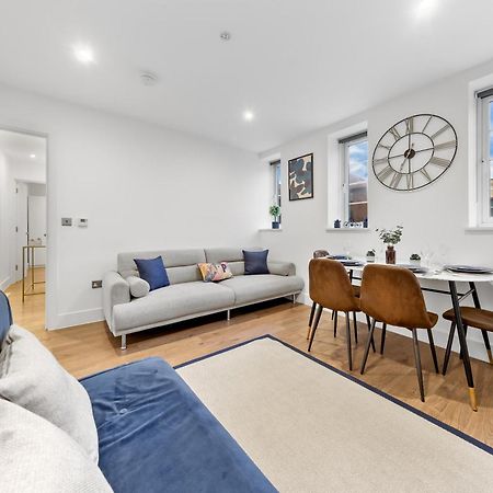 Central London Two Bedroom Serviced Apartment - Nine Elms Luxury Stay - Vauxhall & Westminster Exterior photo