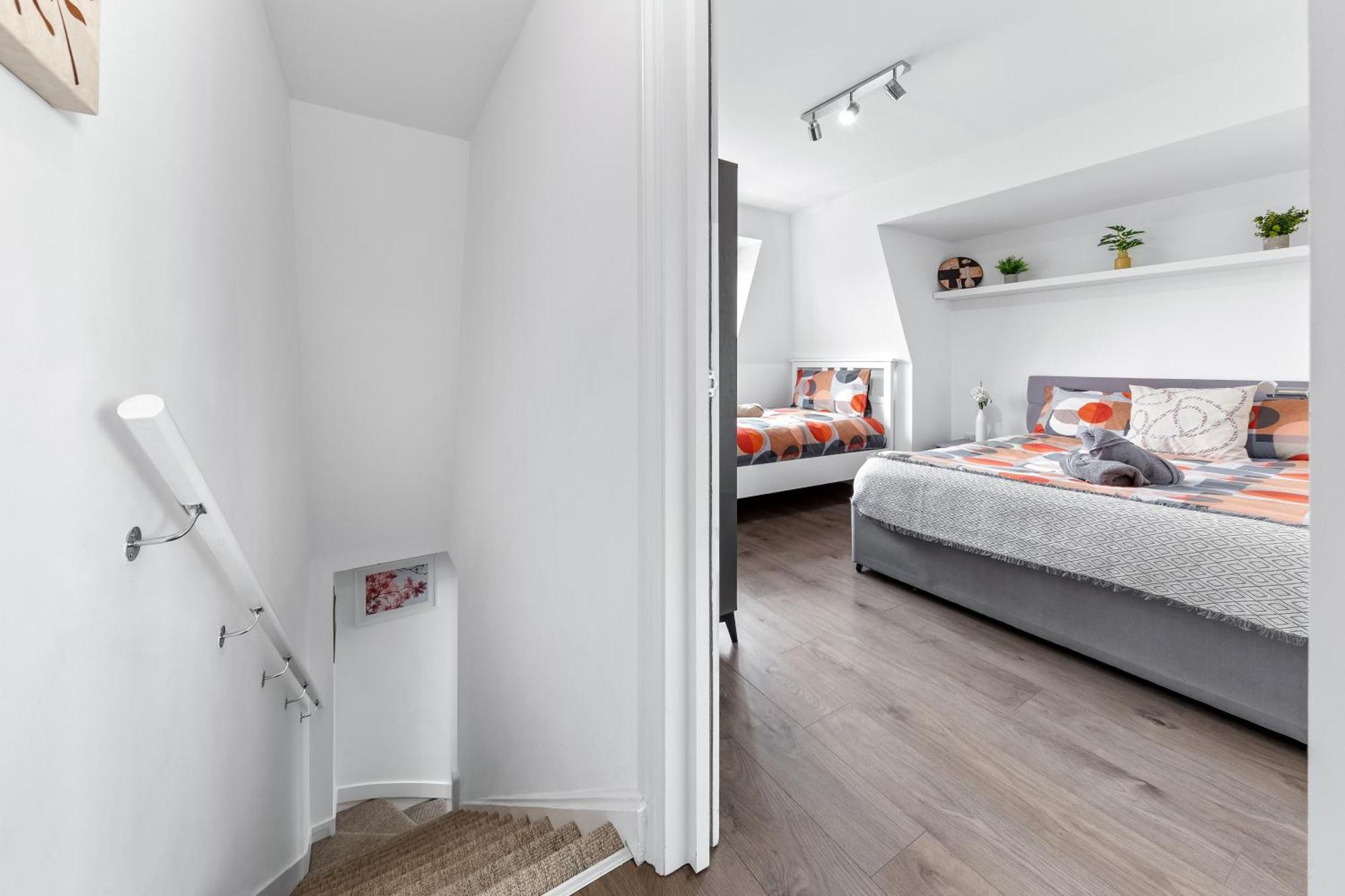 Central London Two Bedroom Serviced Apartment - Nine Elms Luxury Stay - Vauxhall & Westminster Exterior photo
