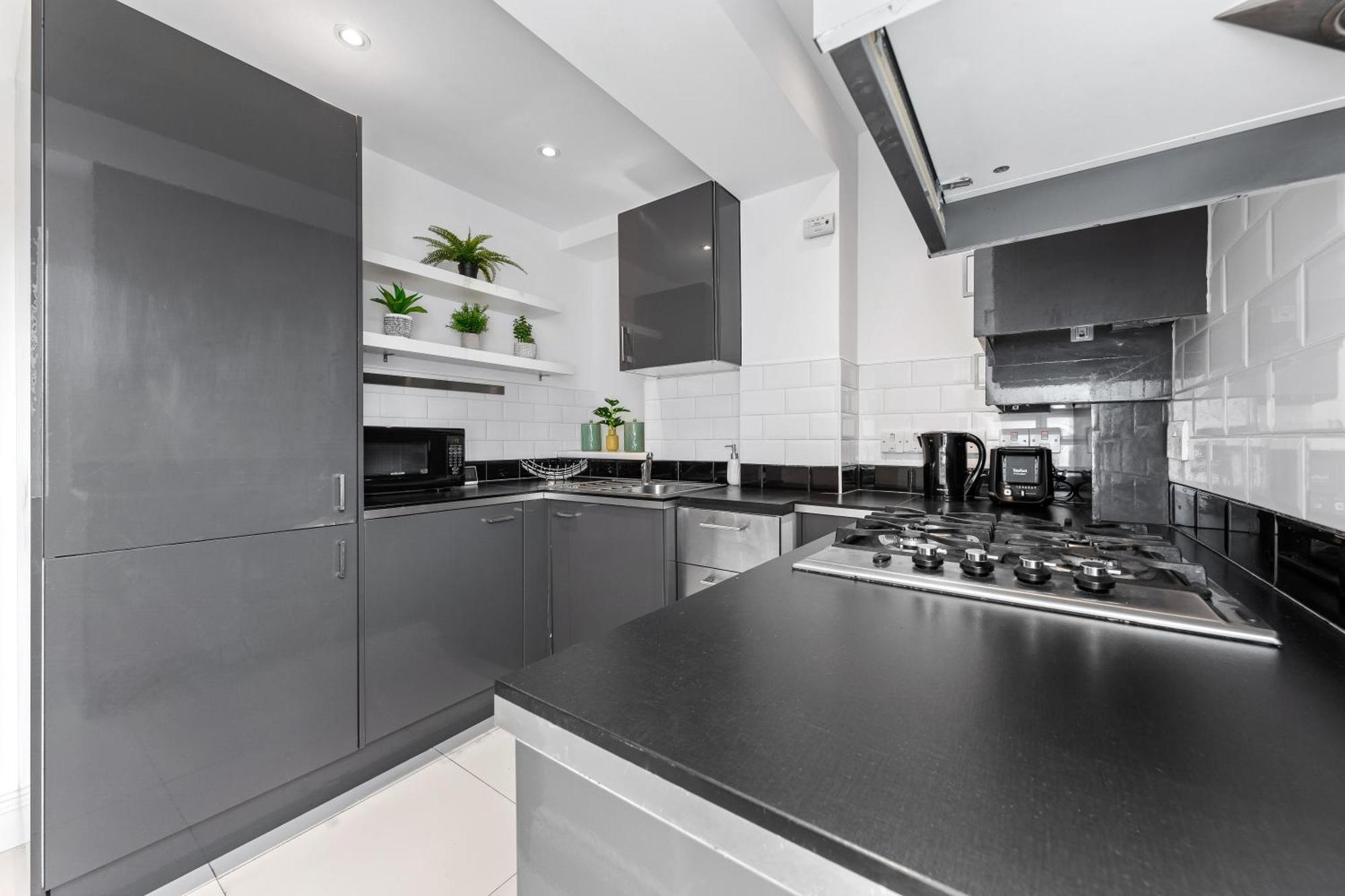 Central London Two Bedroom Serviced Apartment - Nine Elms Luxury Stay - Vauxhall & Westminster Exterior photo
