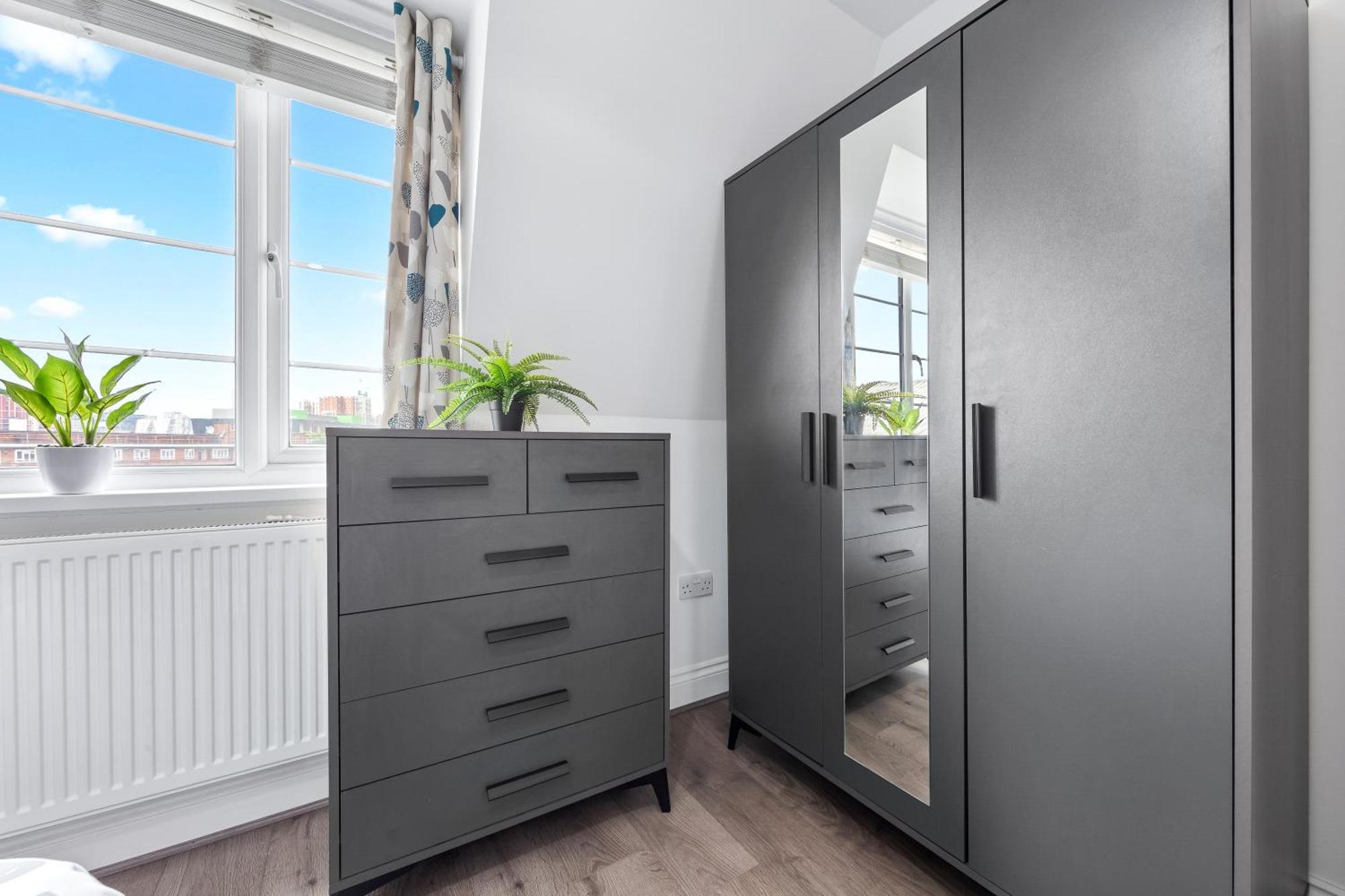 Central London Two Bedroom Serviced Apartment - Nine Elms Luxury Stay - Vauxhall & Westminster Exterior photo