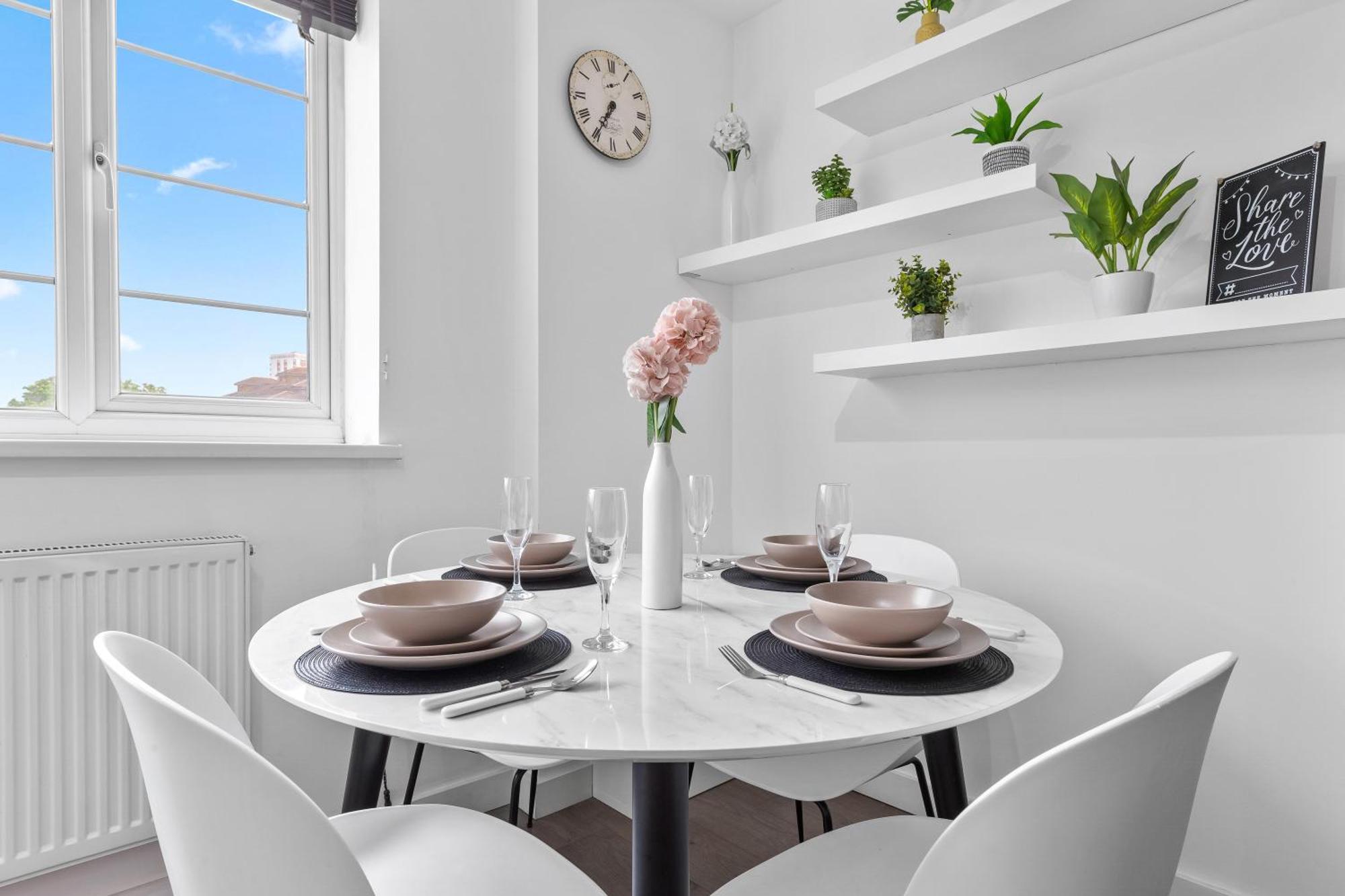 Central London Two Bedroom Serviced Apartment - Nine Elms Luxury Stay - Vauxhall & Westminster Exterior photo