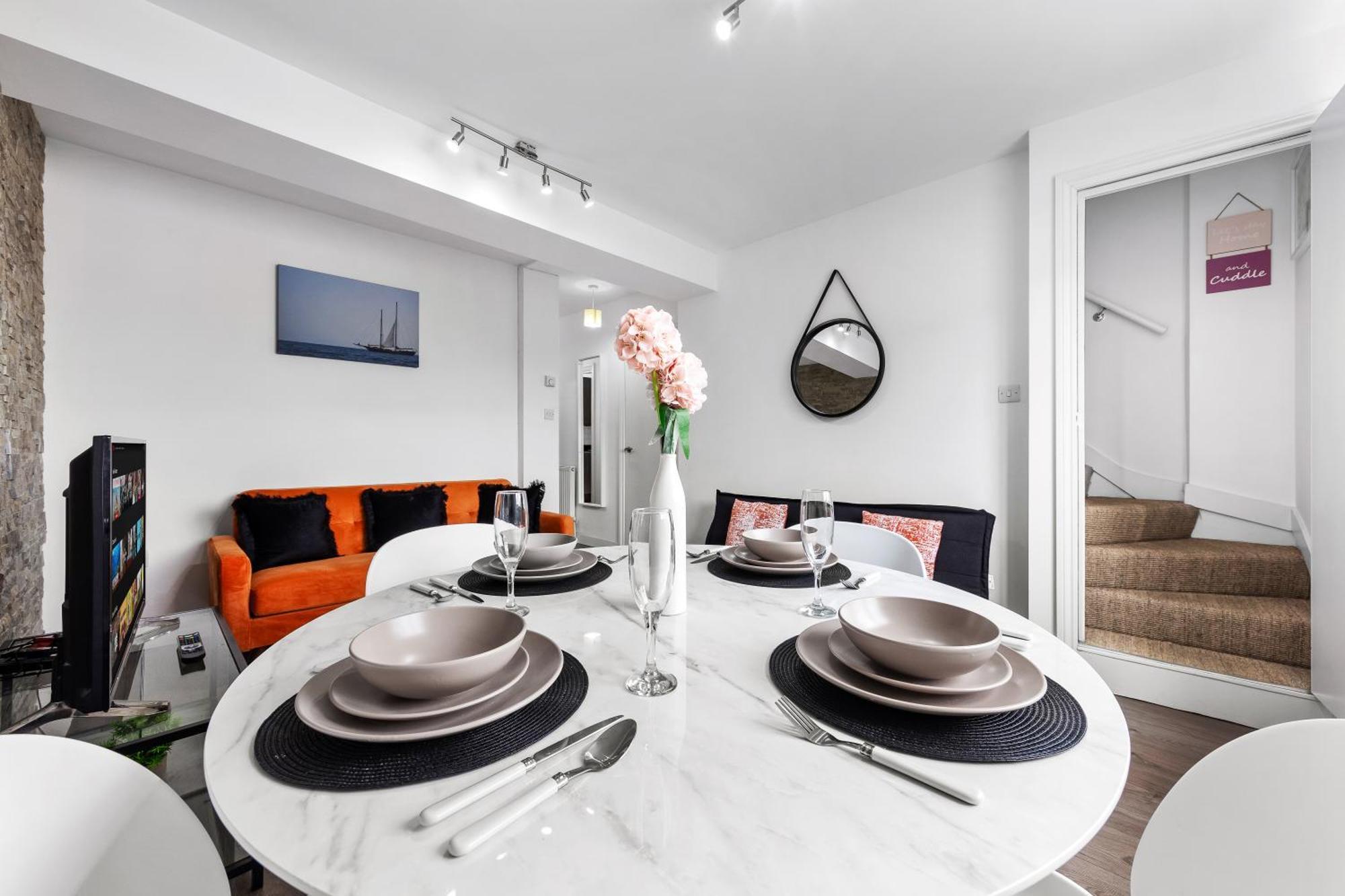 Central London Two Bedroom Serviced Apartment - Nine Elms Luxury Stay - Vauxhall & Westminster Exterior photo