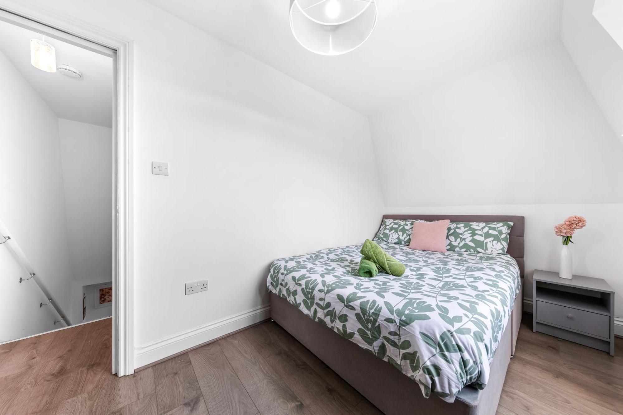 Central London Two Bedroom Serviced Apartment - Nine Elms Luxury Stay - Vauxhall & Westminster Exterior photo