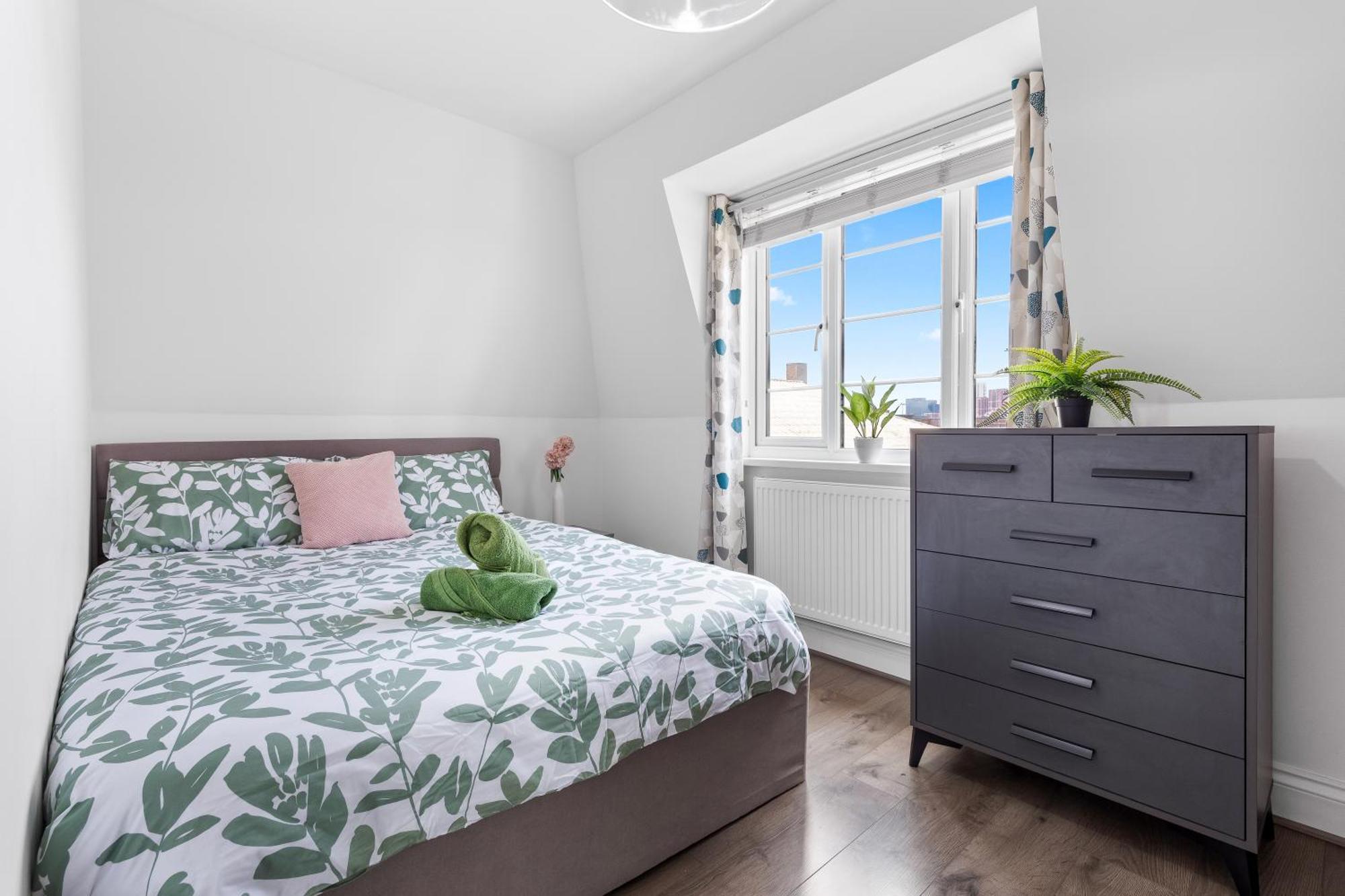 Central London Two Bedroom Serviced Apartment - Nine Elms Luxury Stay - Vauxhall & Westminster Exterior photo