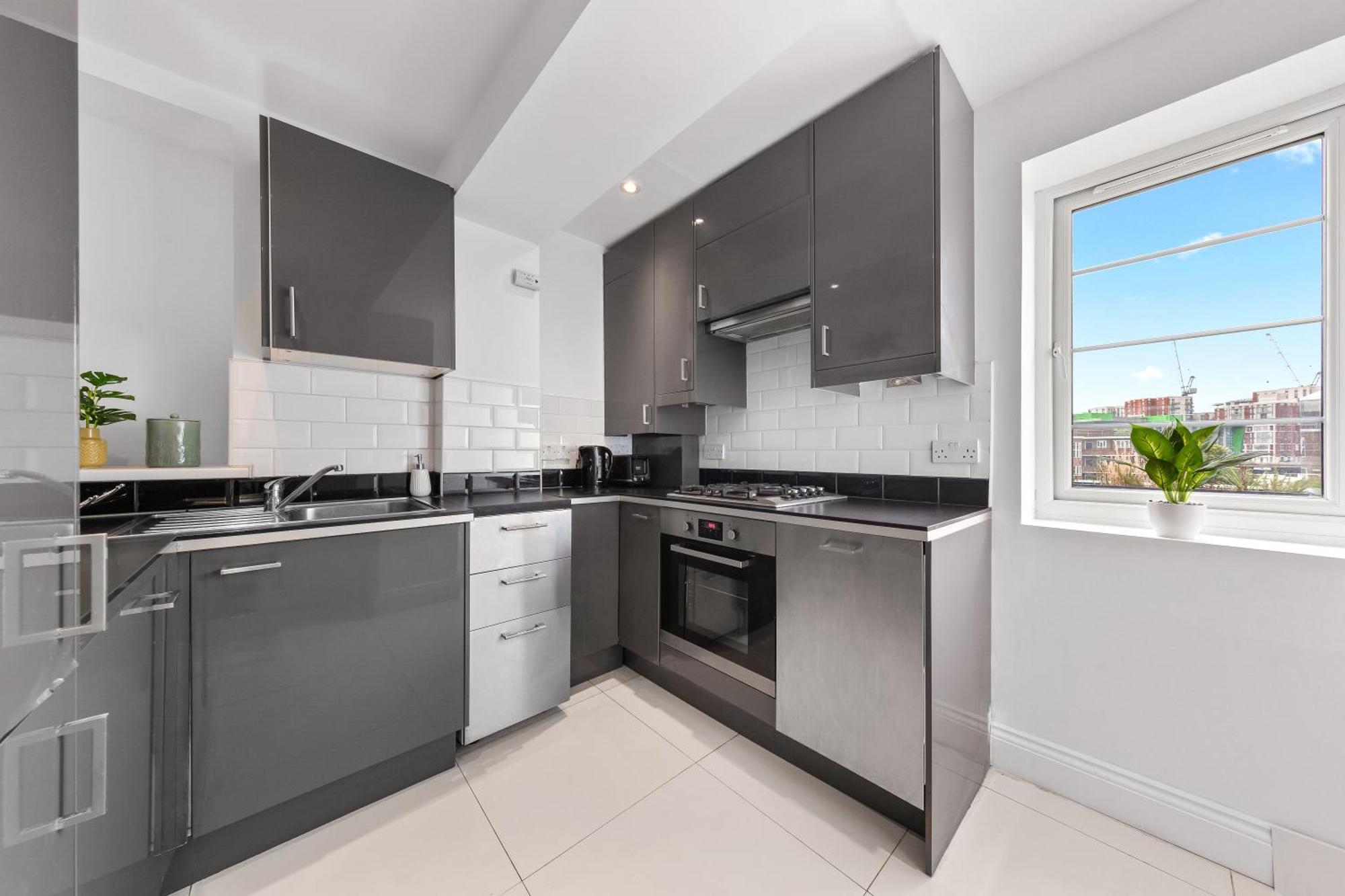 Central London Two Bedroom Serviced Apartment - Nine Elms Luxury Stay - Vauxhall & Westminster Exterior photo