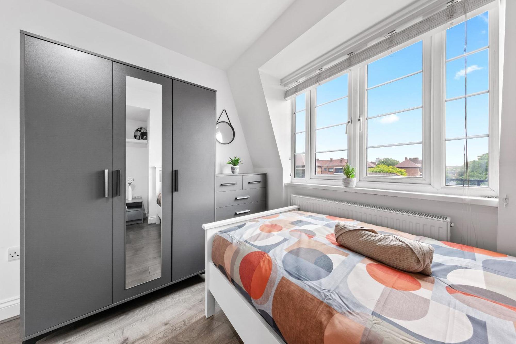 Central London Two Bedroom Serviced Apartment - Nine Elms Luxury Stay - Vauxhall & Westminster Exterior photo