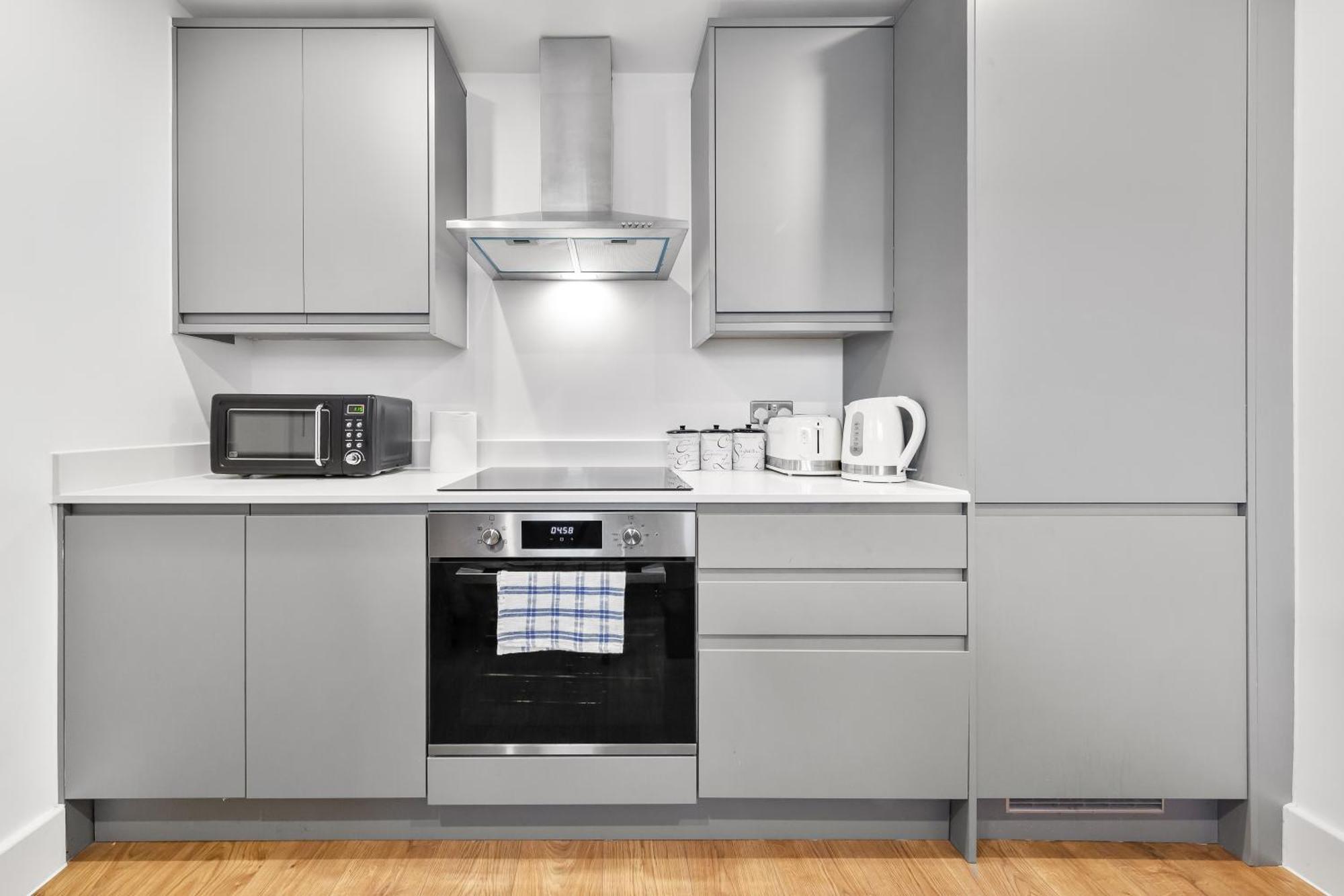 Central London Two Bedroom Serviced Apartment - Nine Elms Luxury Stay - Vauxhall & Westminster Exterior photo