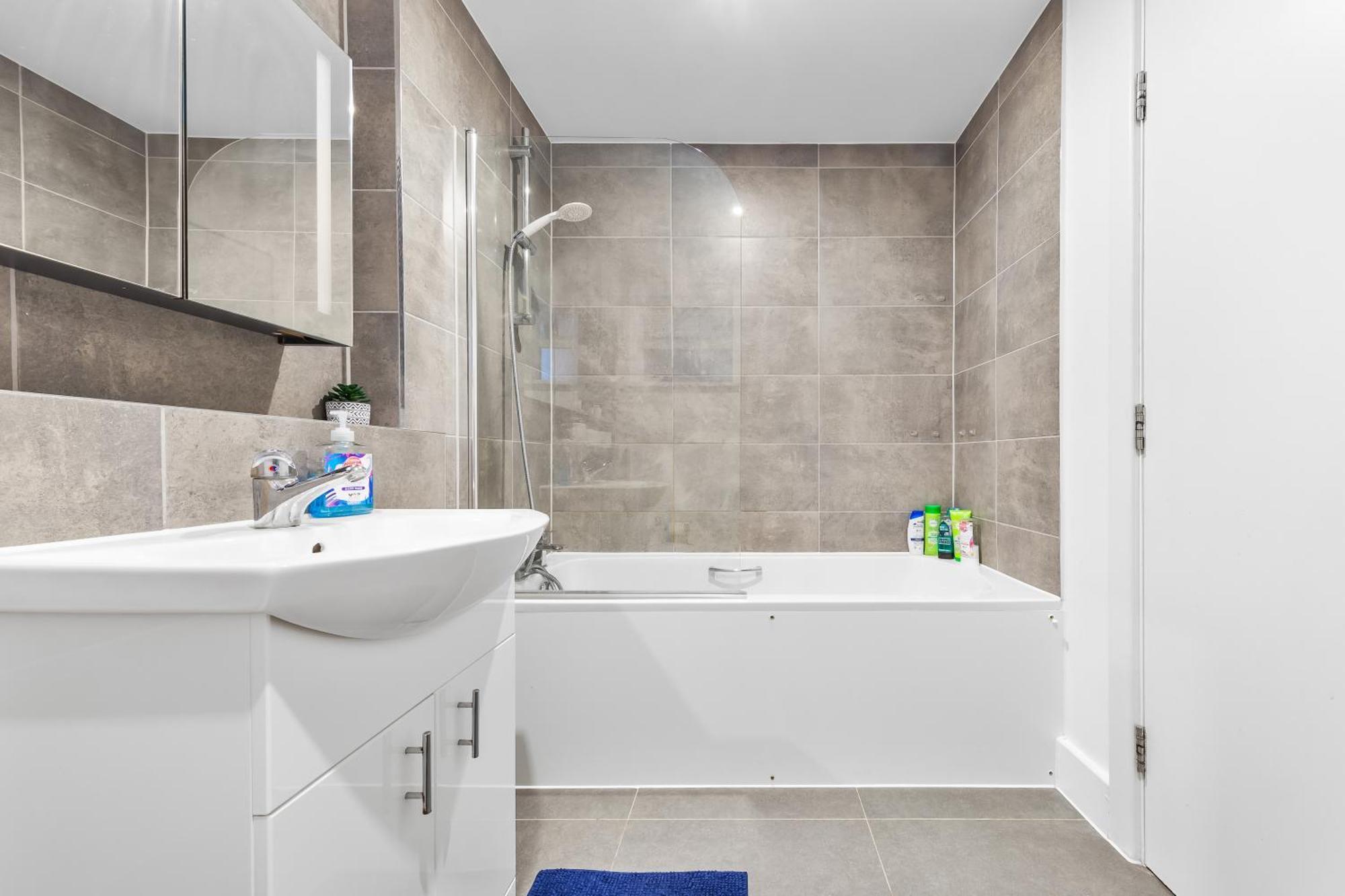 Central London Two Bedroom Serviced Apartment - Nine Elms Luxury Stay - Vauxhall & Westminster Exterior photo